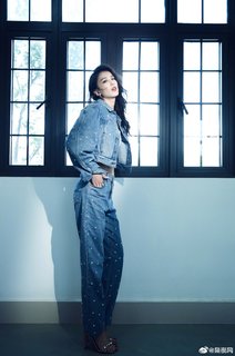Shengyi Huang feet photo 8