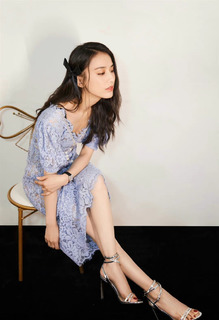 Shengyi Huang feet photo 1