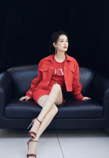 Shengyi Huang feet photo 19