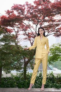 Shengyi Huang feet photo 5