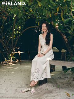 Shengyi Huang feet photo 1