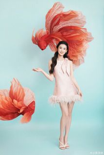 Shengyi Huang feet photo 3
