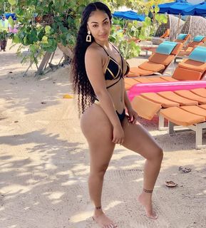 Shenseea feet photo thumbnail