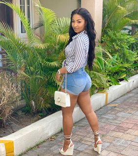 Shenseea feet photo thumbnail