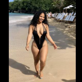 Shenseea feet photo thumbnail