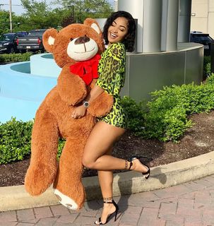 Shenseea feet photo thumbnail