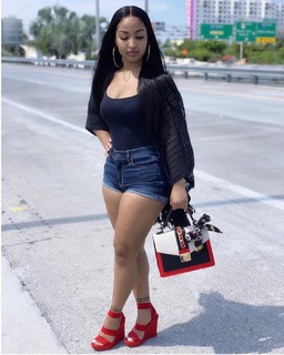 Shenseea feet photo thumbnail