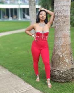 Shenseea feet photo thumbnail