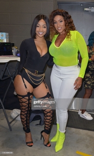 Shenseea feet photo thumbnail