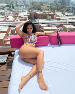 Shenseea feet photo thumbnail