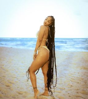 Shenseea feet photo thumbnail