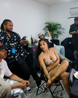 Shenseea feet photo thumbnail