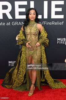 Shenseea feet photo thumbnail