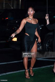 Shenseea feet photo thumbnail