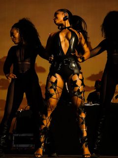 Shenseea feet photo thumbnail