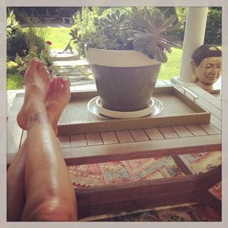 Sheri Moon Zombie feet photo thumbnail