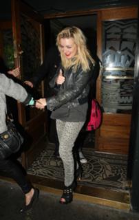 Sheridan Smith feet photo thumbnail