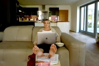 Sheridan Smith feet photo thumbnail