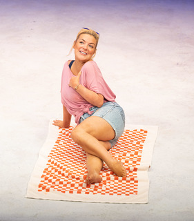 Sheridan Smith feet photo thumbnail