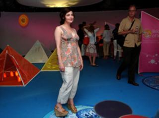 Sherilyn Fenn feet photo thumbnail