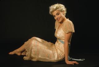 Sherilyn Fenn feet photo thumbnail
