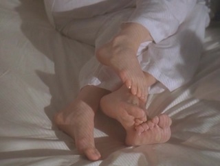 Sherilyn Fenn feet photo thumbnail