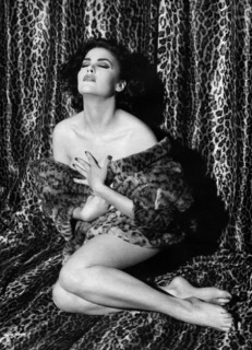 Sherilyn Fenn feet photo thumbnail