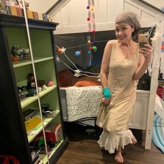 Sherilyn Fenn feet photo thumbnail