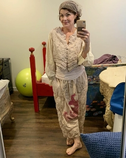 Sherilyn Fenn feet photo thumbnail