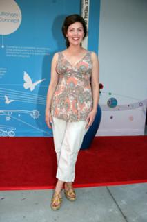 Sherilyn Fenn feet photo thumbnail