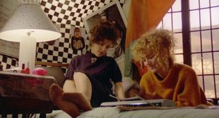 Sherilyn Fenn feet photo thumbnail