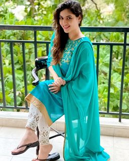 Sherin Shringar feet photo 9