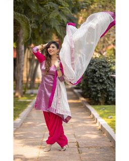 Sherin Shringar feet photo 15