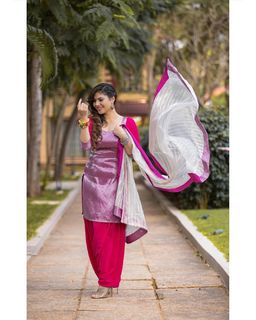 Sherin Shringar feet photo 14