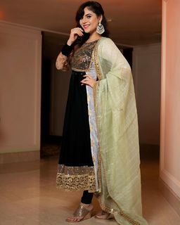 Sherin Shringar feet photo 1