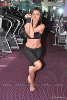 Sherlyn Chopra feet photo thumbnail