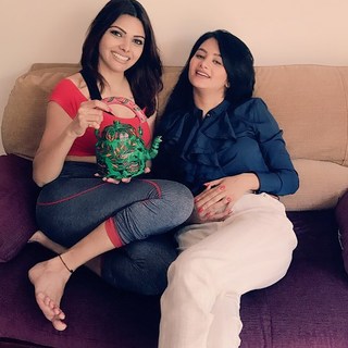 Sherlyn Chopra feet photo thumbnail