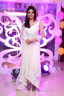 Sherlyn Chopra feet photo thumbnail