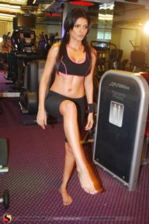 Sherlyn Chopra feet photo thumbnail