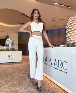 Sherlyn Chopra feet photo thumbnail