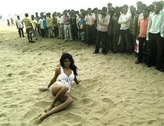 Sherlyn Chopra feet photo thumbnail