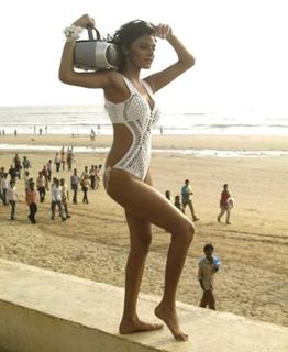 Sherlyn Chopra feet photo thumbnail