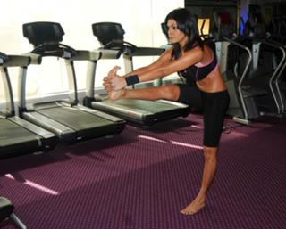 Sherlyn Chopra feet photo thumbnail