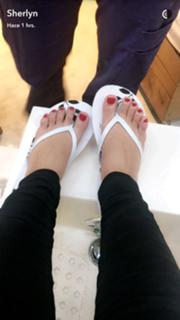 Sherlyn feet photo thumbnail