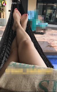Sherlyn feet photo thumbnail