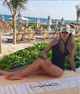 Sherlyn feet photo thumbnail