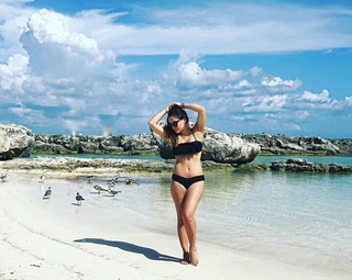 Sherlyn feet photo thumbnail