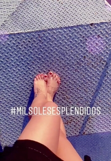 Sherlyn feet photo thumbnail