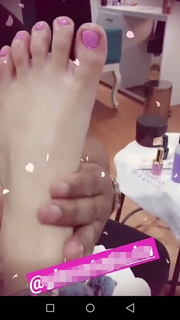 Sherlyn feet photo thumbnail