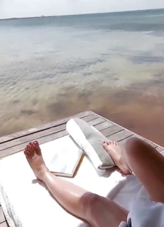 Sherlyn feet photo thumbnail